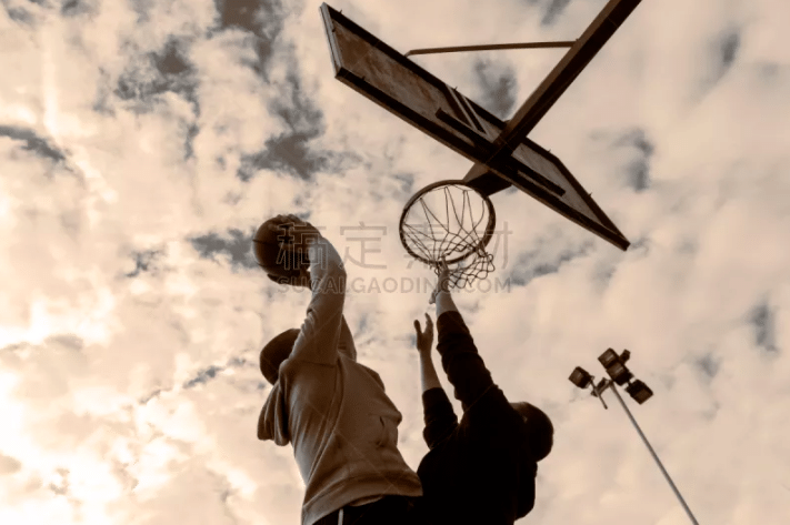 北京3分险胜南京：周琦17+14杰曼28分戴维斯空砍43分意外受伤憾负